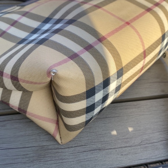 Burberry VINTAGE Small Nova Check Bag! EUC! 🔥❤️ - Picture 7 of 16